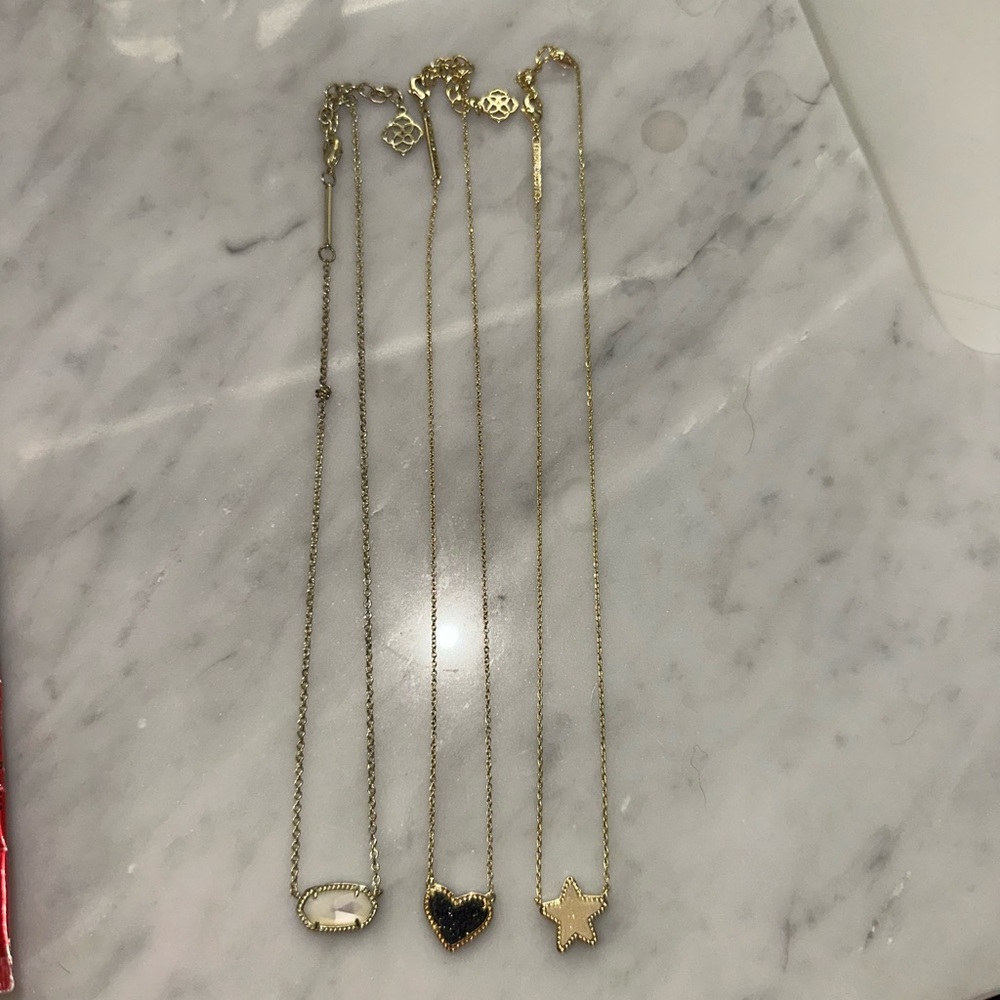 Gold Kendra Scott Necklace Oval